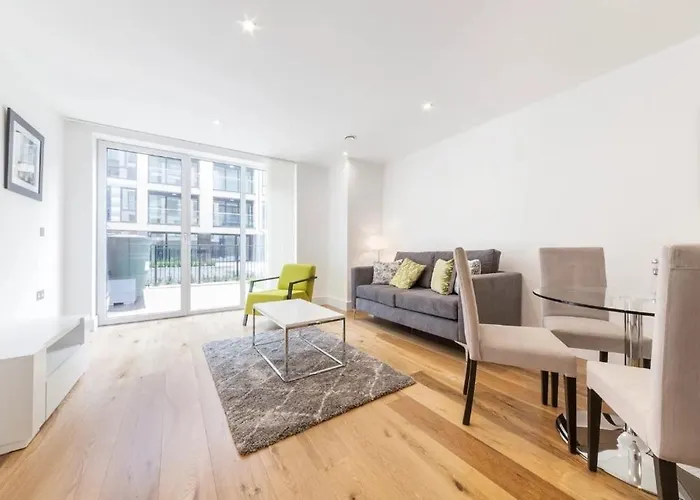 Large Modern 1 Bed Apartment London Canary Wharf With Great Transport Links