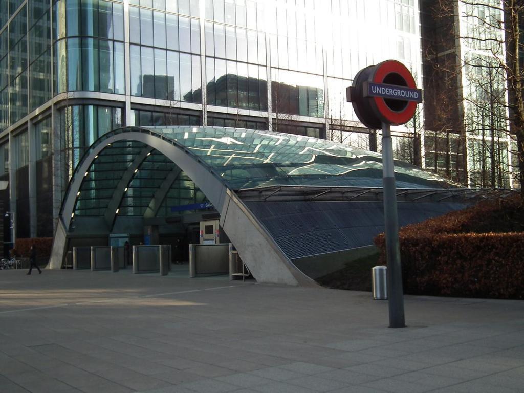 Large Modern 1 Bed Canary Wharf With Great Transport Links