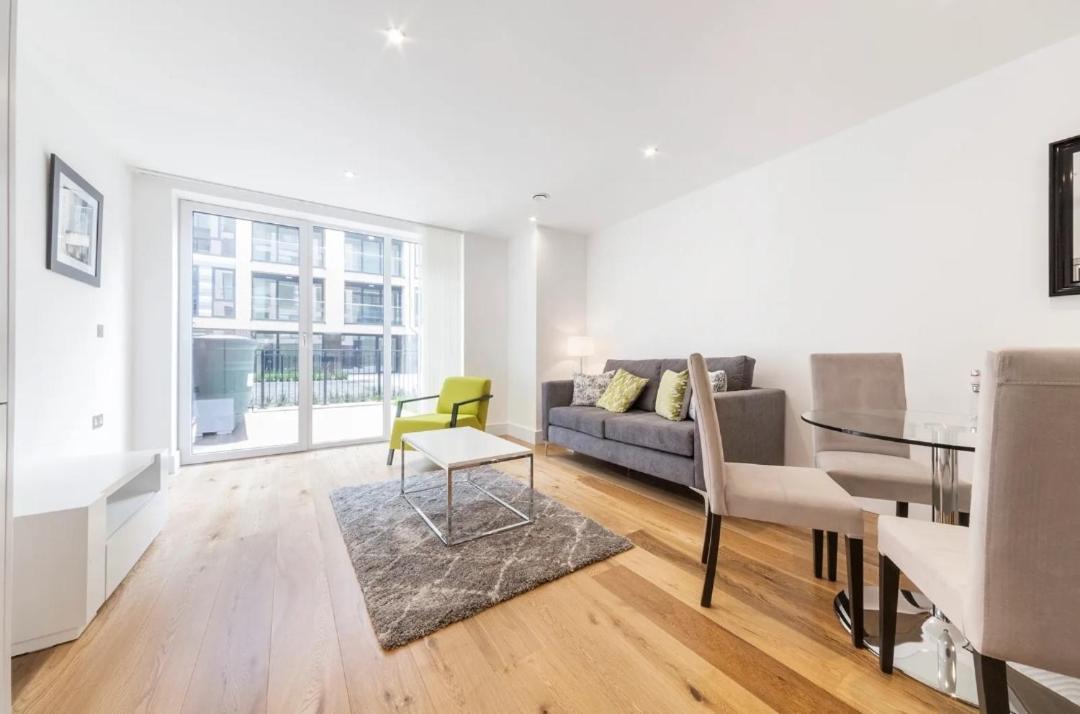 Large Modern 1 Bed Canary Wharf With Great Transport Links Appartamento Londra