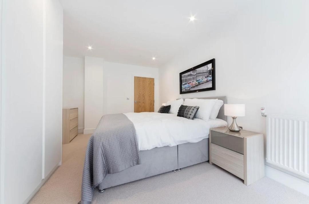 Large Modern 1 Bed Canary Wharf With Great Transport Links Appartamento